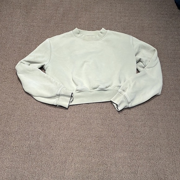 TNA cozy fleece crew neck cropped sweatshirt. Size 2XS. In a Green/ Blue colour. - Picture 2 of 4